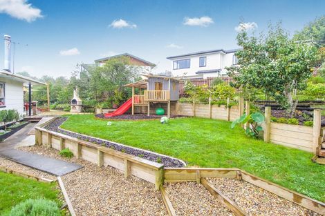 Photo of property in 19 Magdalen Place, West Harbour, Auckland, 0618