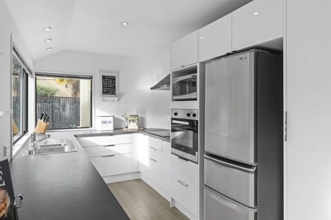 Photo of property in 6a Saint Leonards Square, Sumner, Christchurch, 8081