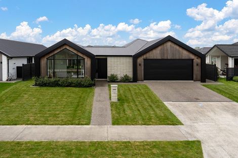 Photo of property in 28 Isobel Hodgson Drive, Cambridge, 3434