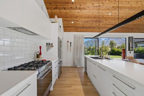 Photo of property in 4 Durness Court, Jacks Point, Queenstown, 9371