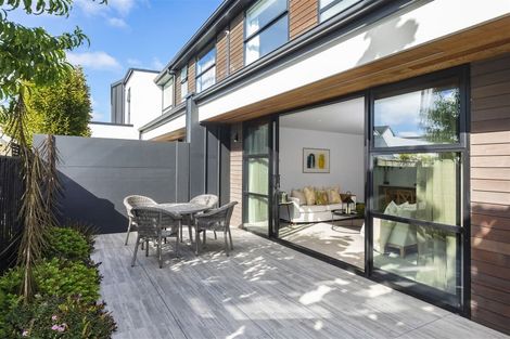 Photo of property in 32 Devonport Lane, St Albans, Christchurch, 8014