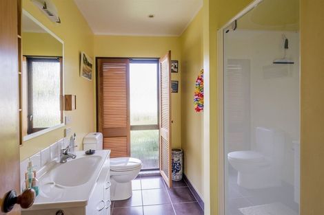 Photo of property in 1 Manu Grove, Waikanae, 5036