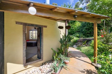 Photo of property in 19 Flays Road, Coromandel, 3506