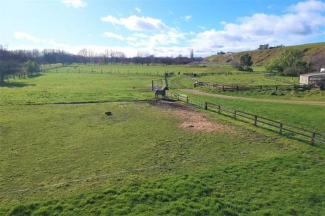 Photo of property in 2966 State Highway 2, Waipukurau, 4281