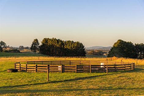 Photo of property in 135b Hutchinson Road, Helensville, 0875