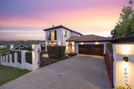 Photo of property in 8 Tauwaka Crescent, Riverhead, 0820