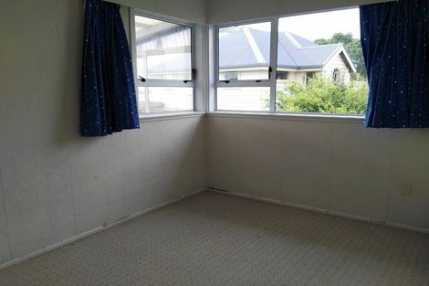 Photo of property in 96 Pupuke Road, Hillcrest, Auckland, 0627