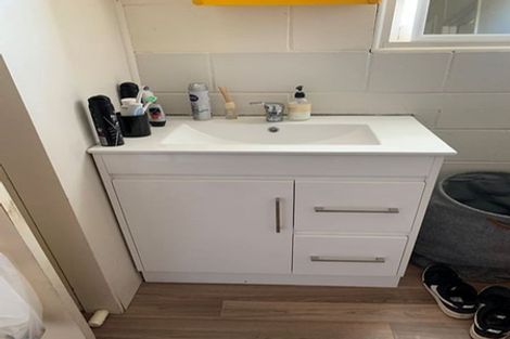 Photo of property in 18 Kent Street, Waiuku, 2123