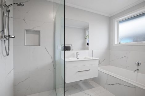 Photo of property in 4 Cook Drive, Tuakau, 2121