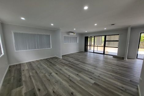Photo of property in 19 Kapiti Place, Sunnynook, Auckland, 0620