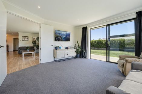 Photo of property in 2 Huntaway Close, Stoke, Nelson, 7011