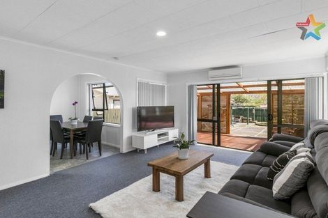 Photo of property in 195 Waddington Drive, Naenae, Lower Hutt, 5011
