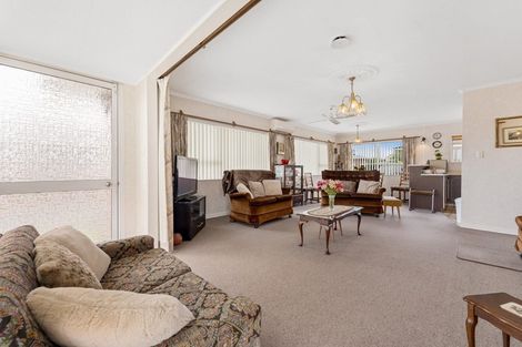 Photo of property in 1/81 Tukapa Street, Westown, New Plymouth, 4310