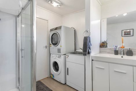 Photo of property in 1/9 Poinsettia Place, Henderson, Auckland, 0610