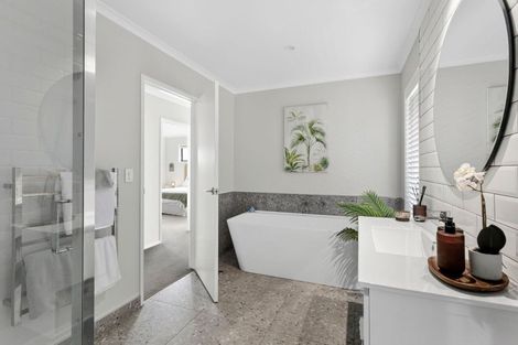 Photo of property in 72 Redoubt Road, Cambridge, 3495