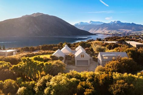 Photo of property in 24 Briar Bank Drive, Wanaka, 9305