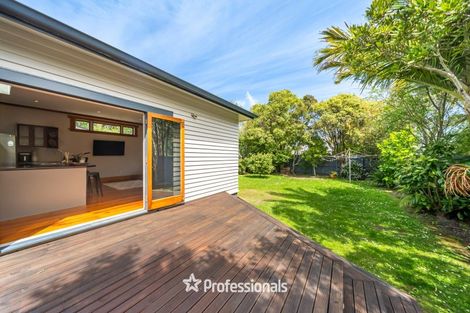 Photo of property in 143 Whites Line East, Waiwhetu, Lower Hutt, 5010