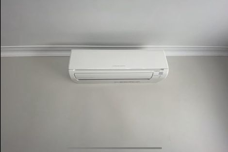 Photo of property in 5 Hallberry Road, Mangere East, Auckland, 2024