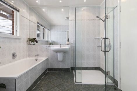 Photo of property in 8 Hamlet Place, Pukekohe, 2120