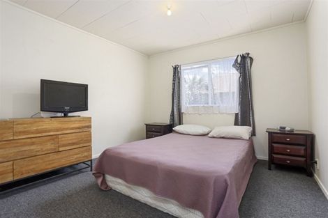 Photo of property in 97 Roberts Road, Te Atatu South, Auckland, 0610