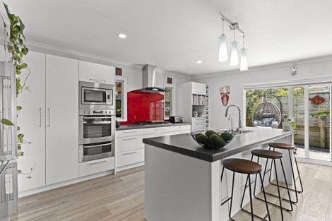 Photo of property in 4a Clerke Place, Marfell, New Plymouth, 4310