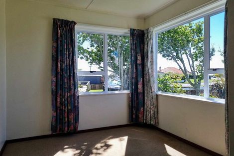 Photo of property in 2 Chard Street, Westown, New Plymouth, 4310