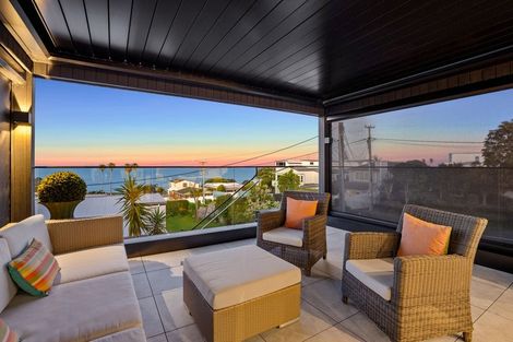 Photo of property in 10 Vaughan Crescent, Murrays Bay, Auckland, 0630