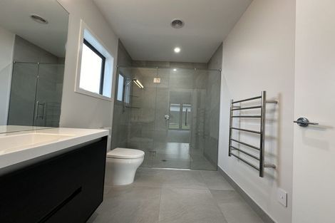 Photo of property in 5 Cassin Place, Taradale, 4112