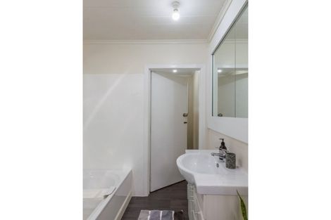 Photo of property in 21 Saxbys Road, Glenview, Hamilton, 3206