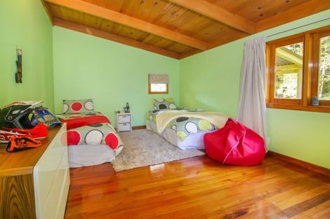 Photo of property in 2 Manawaora Road, Russell, 0272