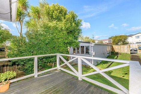 Photo of property in 7 Harrington Road, Henderson, Auckland, 0610