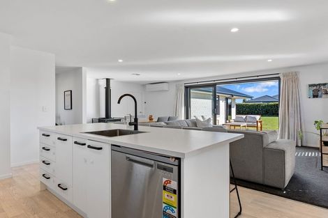 Photo of property in 6 Westmoreland Road, Darfield, 7510