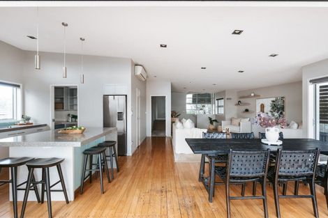 Photo of property in 13 Tay Street, Mount Maunganui, 3116