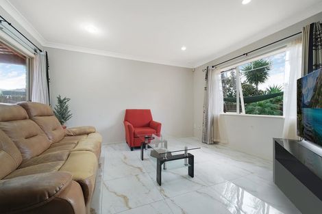 Photo of property in 100 Westerham Drive, Dannemora, Auckland, 2016