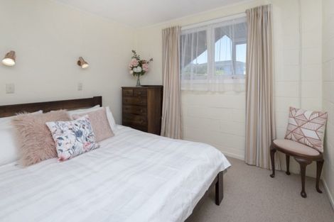 Photo of property in 19 Lynton Road, Bucklands Beach, Auckland, 2012