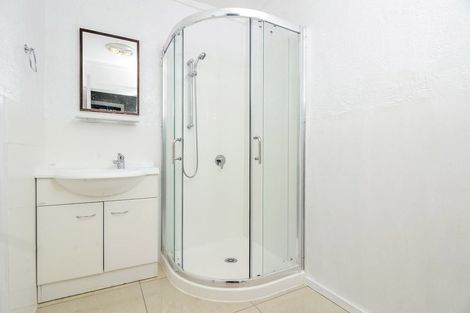 Photo of property in 1/3177 Great North Road, New Lynn, Auckland, 0600