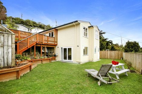 Photo of property in 9 Innes Way, Newlands, Wellington, 6037
