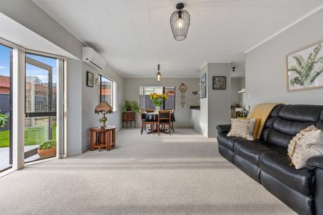 Photo of property in 1 Mangorei Road, Merrilands, New Plymouth, 4312