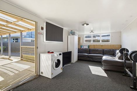 Photo of property in 8 Buller Place, Westbrook, Palmerston North, 4412