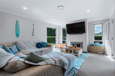 Photo of property in 90 Dalmore Way, Acacia Bay, Taupo, 3385