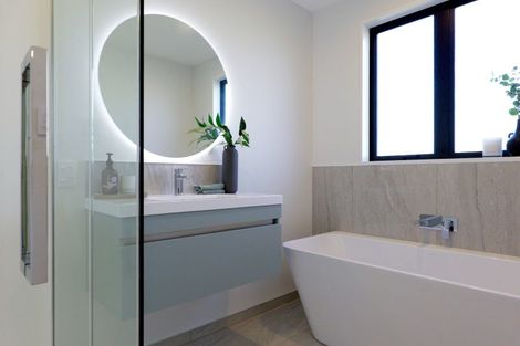 Photo of property in 14 Village Green Drive, Huntingdon, 7774