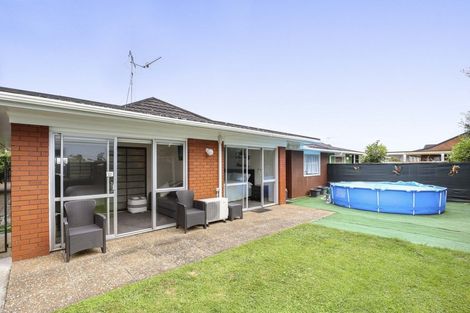 Photo of property in 102a U1 Sandwich Road, St Andrews, Hamilton, 3200