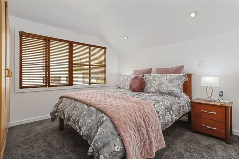 Photo of property in 2/15 Sylvan Park Avenue, Milford, Auckland, 0620