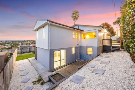 Photo of property in 4/89a Royal Road, Massey, Auckland, 0614