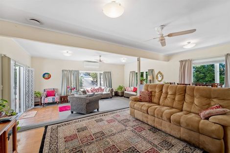 Photo of property in 27 Camelot Place, Glenfield, Auckland, 0629
