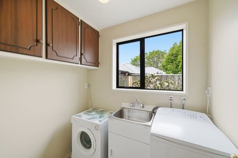 Photo of property in 2/4 Gatonby Place, Avonhead, Christchurch, 8042