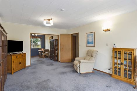 Photo of property in 18 Rewarewa Crescent, Waikanae, 5036