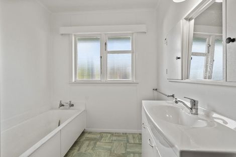 Photo of property in 9a Chilman Street, Strandon, New Plymouth, 4312