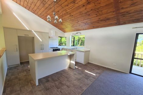 Photo of property in 2/8 Gray Crescent, Torbay, Auckland, 0630