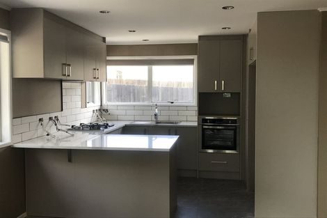 Photo of property in 7 Caringbah Drive, Papatoetoe, Auckland, 2025